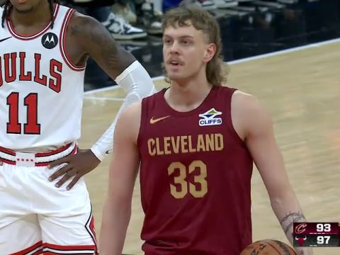 NBA季前赛:骑士vs公牛第4节英文原声回放