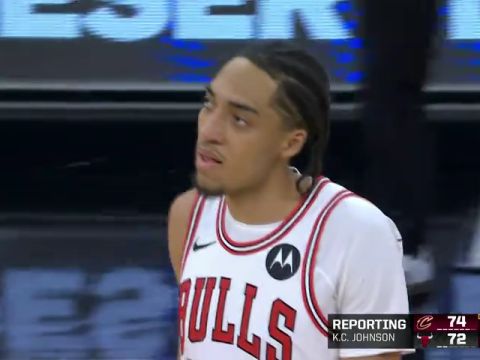 NBA季前赛:骑士vs公牛第3节英文原声回放