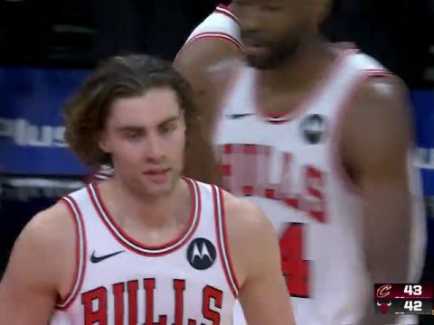 NBA季前赛:骑士vs公牛第2节英文原声回放