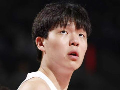 主场首秀爆发！杨瀚森2分钟连砍10分 NBA季前赛开拓者VS国王（10.11）