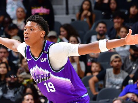 贝利vs马刺集锦 全场拿下20+7延续出色发挥