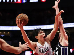 杨瀚森迎来个人季前赛主场首秀砍下16分4板1助3帽!刷新个人NBA得分与盖帽纪录