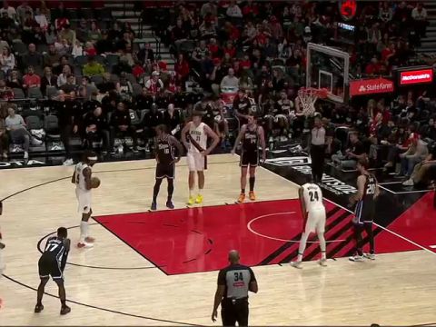NBA季前赛:国王vs开拓者第3节中文解说回放
