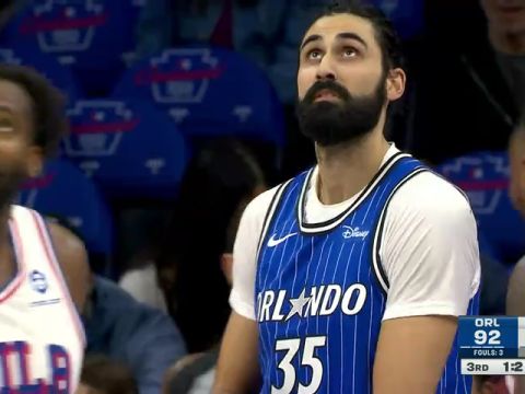 NBA季前赛:魔术vs76人第3节英文原声回放