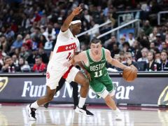NBA季前赛战报:1.9秒绝杀!绿军遭猛龙27分大逆转 5人上双仍末节崩盘