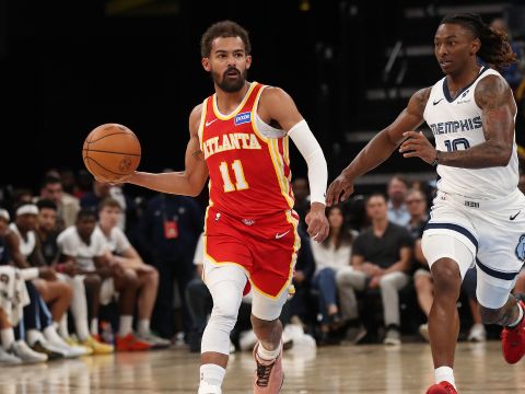 特雷-杨vs灰熊集锦 登场拿下11分8助攻手感不佳三分8中0