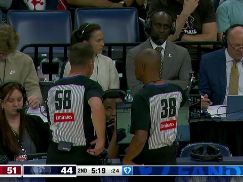 NBA季前赛：老鹰vs灰熊第2节英文原声回放