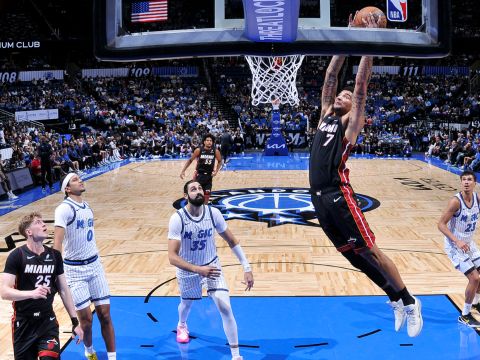 韦尔vs魔术集锦 拿下24+10的大号两双制霸内线