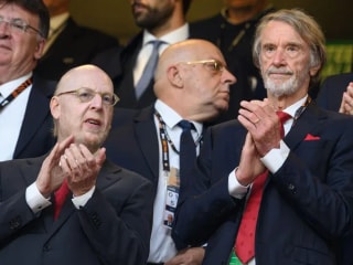 曼联官员今日在伦敦与阿联酋财团“会面”，格雷泽家族对出售持“开放”态度