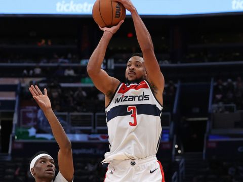 麦科勒姆vs猛龙集锦 高效拿下19分一己之力率队追分