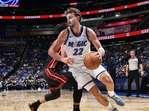 小瓦格纳vs热火集锦 半场轰下17+5贡献精彩暴扣