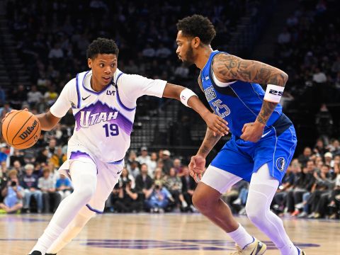 独行侠114-101爵士 浓眉携手弗拉格砍下36分带领独行侠轻取爵士