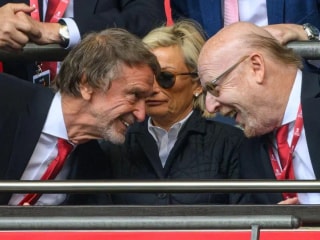 据报道,阿联酋财团“接触”曼联传奇球星,格雷泽家族开出交易条件