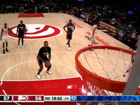 NBA季前赛：热火vs老鹰第3节英文原声回放