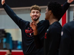 NBA季前赛-火箭vs鹈鹕首发名单预测(10月15日)芬尼·史密斯和泰特确认缺席