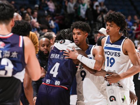 广州龙狮74-134森林狼 广州龙狮全场13人有得分进账正式结束季前赛之旅