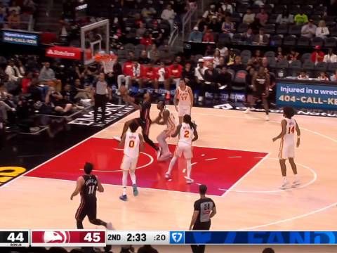 [微博全场集锦]🏀残阵老鹰加时险胜热火 休斯坦三分绝杀 热巴伤退 鲍威尔17分