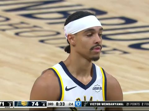 NBA季前赛：马刺vs步行者第3节英文原声回放