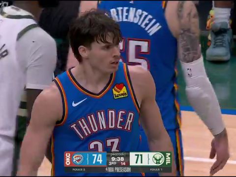 NBA季前赛：雷霆vs雄鹿第3节英文原声回放