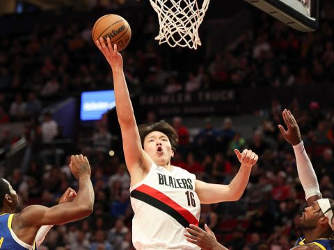 勇士118-111开拓者 库里28+6+5杨瀚森9分6篮板难阻失利