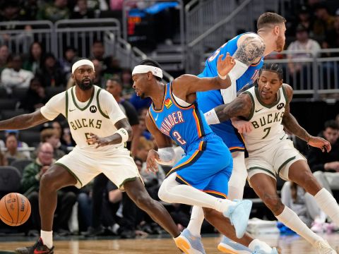 雷霆114-112雄鹿 亚历山大狂砍23分6助攻带领雷霆险胜雄鹿