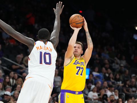 东契奇vs太阳集锦 登场22分钟新赛季小试牛刀贡献25+7