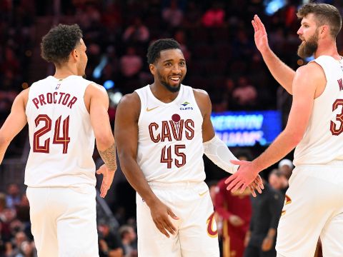 活塞100-118骑士 骑士六人上双主场拿到季前赛首胜