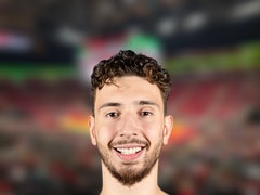 NBA每日失误王：阿尔佩伦·申京6失误(2025年10月15日)
