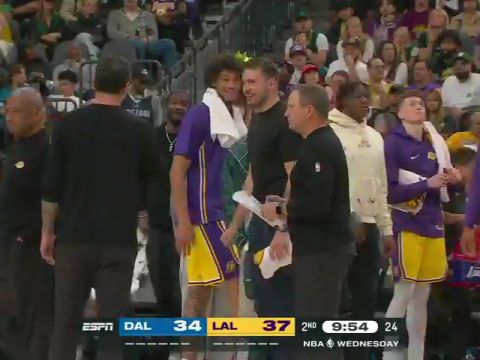 独行侠vs湖人第2节英文原声回放