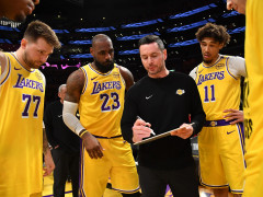 ESPN记者：雷迪克表示詹姆斯当前的恢复趋势非常好，训练中的表现令人印象深刻