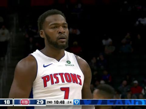 奇才vs活塞英文原声全场回放