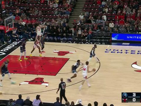 NBA季前赛：森林狼vs公牛第1节英文原声回放