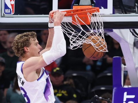 马尔卡宁vs开拓者集锦 砍下15+5制霸内线奉献精彩暴扣