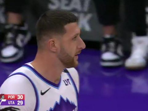 NBA季前赛：开拓者vs爵士第1节英文原声回放