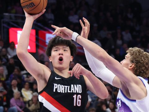 开拓者129-132爵士 杨瀚森3分+6犯爵士六人上双惊险取胜