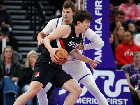 开拓者129-132爵士 杨瀚森3分+6犯爵士六人上双惊险取胜