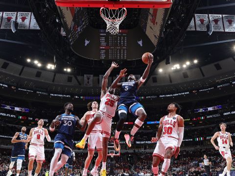 森林狼120-126公牛 爱德华兹&兰德尔得分20+不敌