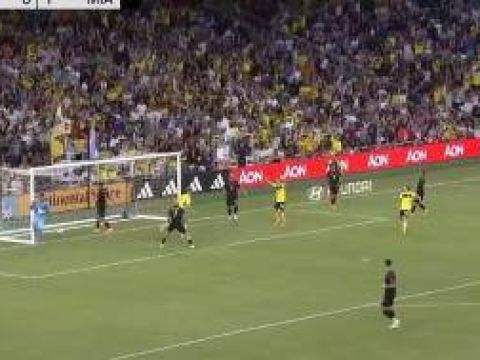 [进球视频] 迈阿密1-1遭扳平！迈阿密防线目送！苏里奇门前头球轻松得手！