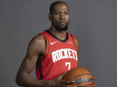 杜兰特职业生涯累计薪资总额将达到5.982亿,超越詹姆斯成为NBA历史上总薪资最高的球员