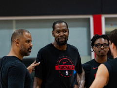 2025-26赛季NBA火箭最新阵容名单一览 杜兰特携手申京冲击总冠军!