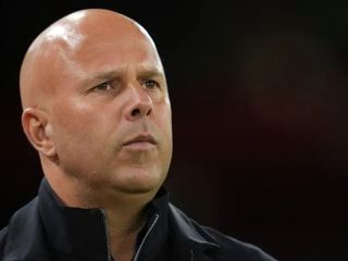 阿邦拉霍猛烈抨击阿尔内·斯洛特“心怀不满”,称他卖掉的球星正处于“最佳状态”,利物浦主帅“必须受到质疑”