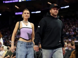 泰勒·斯威夫特穿了她的品牌,现在,克里斯汀·尤什czyk在NBA时尚界找到了一席之地