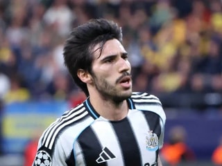 桑德罗·托纳利在赌博禁令后秘密续签纽卡斯尔合同