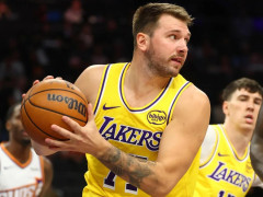 NBA常规赛湖人vs勇士半场战报 东契奇状态火热半场砍下22分 巴特勒17分率勇士半场领先一分