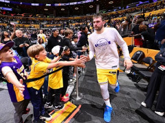 NBA常规赛湖人vs勇士 湖人首发阵容出炉!东契奇、文森特、里夫斯、八村塁、艾顿