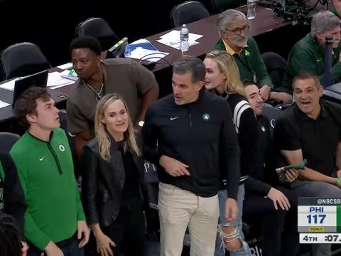 NBA常规赛:76人vs凯尔特人第4节中文解说回放