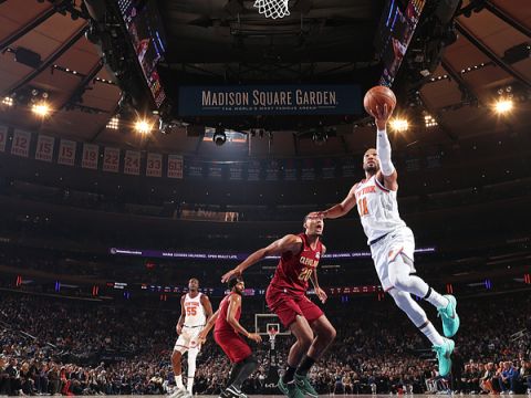 骑士111-119尼克斯 米切尔空砍31+5难阻布伦森23+5唐斯两双