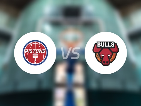NBA常规赛:公牛半场领先活塞15分,康宁汉姆得到10分,武切维奇得到15分