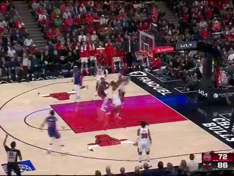 NBA常规赛：活塞vs公牛第3节英文原声回放