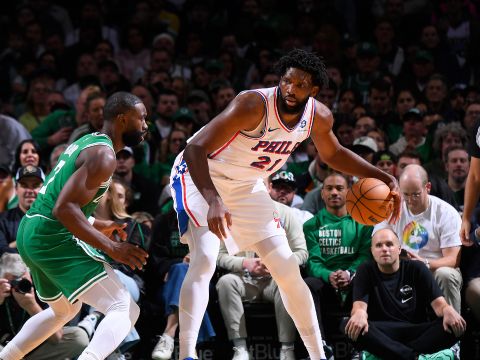 76人117-116凯尔特人 马克西联手埃奇库姆砍下74分76人险胜